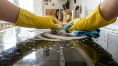 Vergessen Sie Natron und das Schrubben: Diese einfache Mischung lässt den Herd glänzen