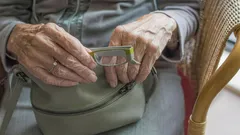 Woran man erkennt, dass jemand richtig altert: Experten nennen die wichtigsten Anzeichen