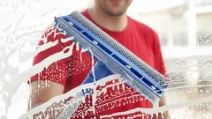 Weder Tropfen noch Schlieren – so entfernst du Kondenswasser an Fenstern dauerhaft und ganz einfach